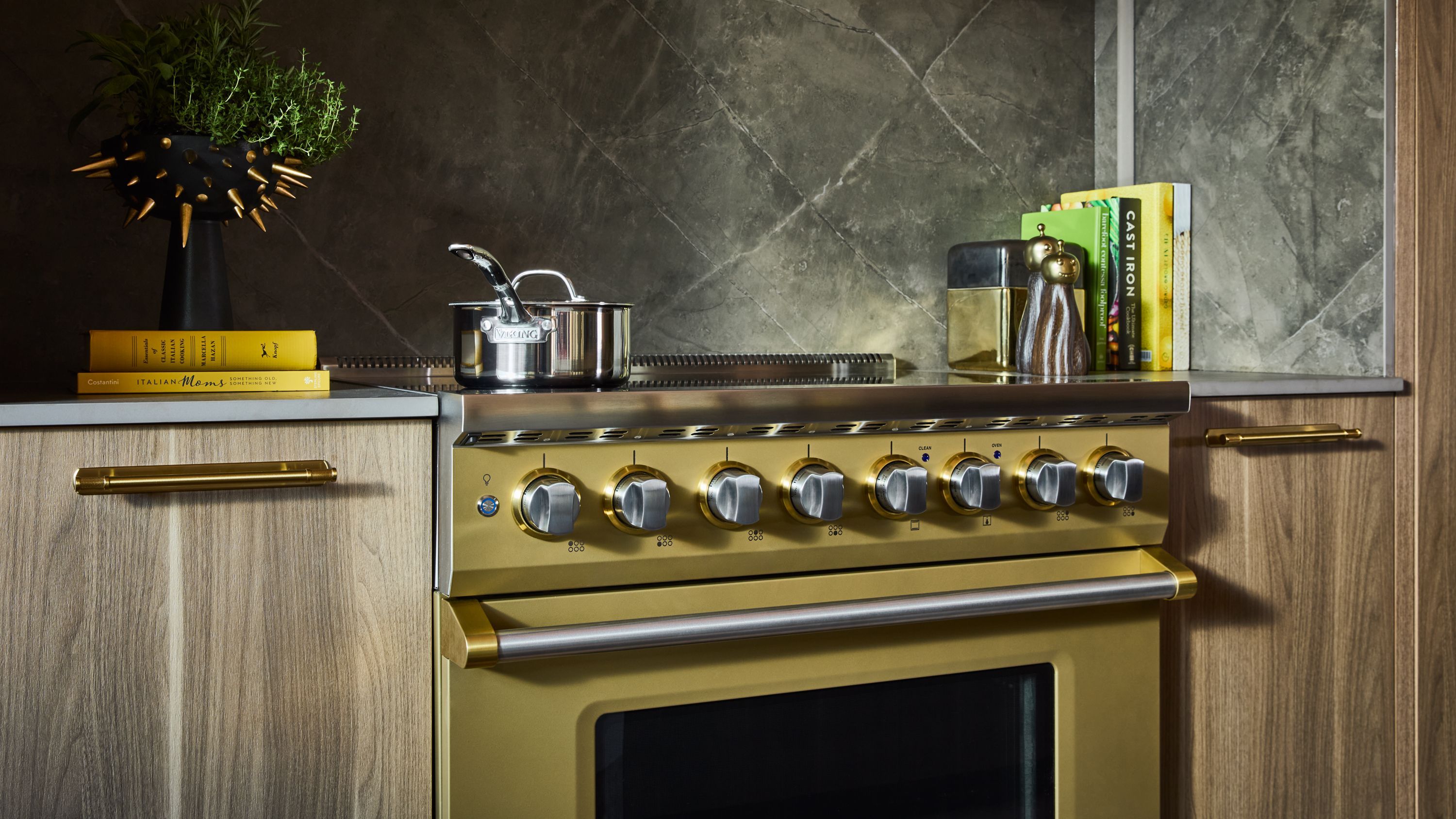 Composition_INSTL_KipsBayWestPalmBeach2026_MainKitchen_234921798